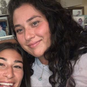 Meet your Posher, Dominique